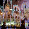 Il carro floreale in processione