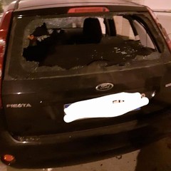 Notte di follia a Terlizzi: 41enne danneggia 10 auto. Arrestato