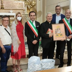 Donazione del quadro da rivellesi a vescovo Cornacchia