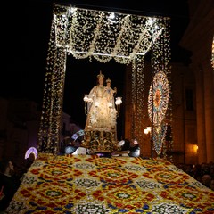 Sfilata Madonna del Rosario sul carro