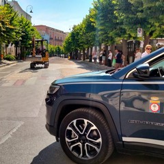 Stesa del pietrisco per il passaggio Carro Trionfale