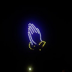 Spettacolo droni luminosi