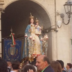 madonna del rosario balcone petali