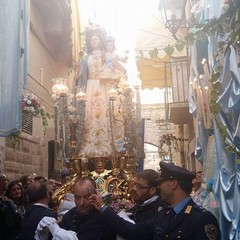 madonna del rosario balcone petali