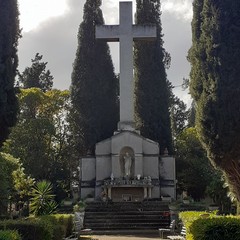Monumento ai Caduti di tutte le guerre progettista Ing F Bonaduce costruttore M Vendola promotore Don G Cataldi cappellano cimitero Copia
