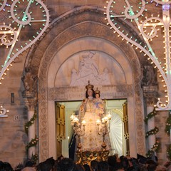 PROCESSIONE CON IL CARRO FLOREALE JPG