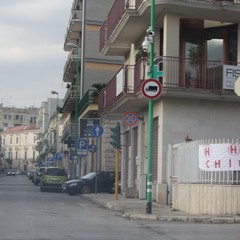 Protesta pacifica contro la chiusura del pronto soccorso di Terlizzi lenzuoli bianchi JPG
