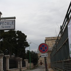 Protesta pacifica contro la chiusura del pronto soccorso di Terlizzi lenzuoli bianchi JPG