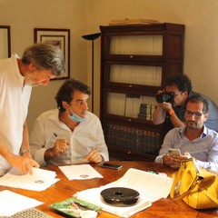 Raffaele Fitto firma la candidatura a Presidente della Regione Puglia Terlizzi JPG