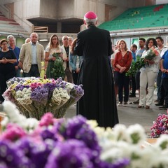 Visita pastorale del vescovo Cornacchia al Mercato dei fiori e Ortofrutticolo