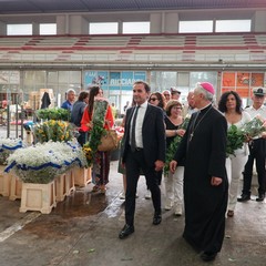 Visita pastorale del vescovo Cornacchia al Mercato dei fiori e Ortofrutticolo