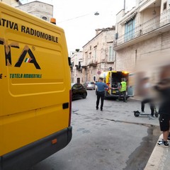 Incidente in via XX settembre, moto contro auto: nessun ferito