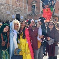 Terlizzi esplode di colori con un “Fior di Carnevale”