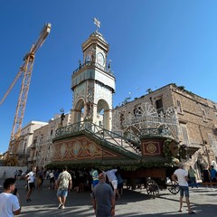 Il Carro Trionfale si ferma in piazza IV Novembre