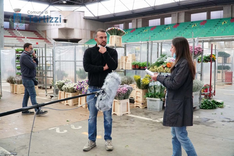 Il Tg3 Puglia al mercato dei fiori. <span>Foto Comune di Terlizzi</span>