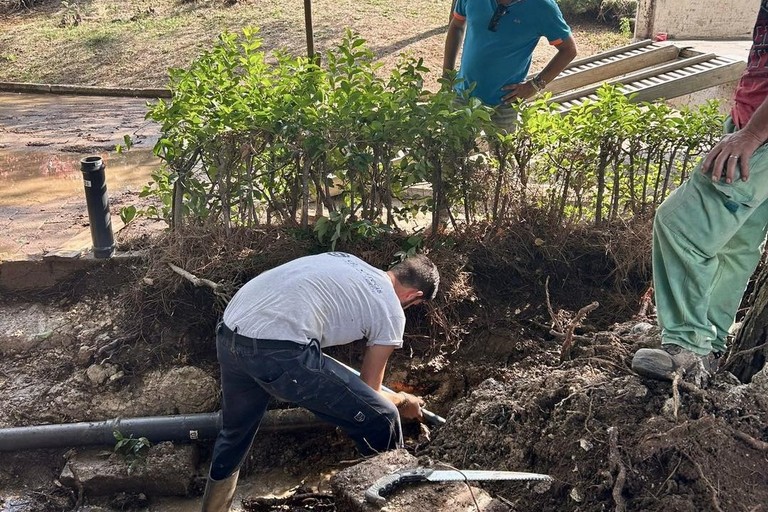 Riparazione condotta idrica Parco comunale