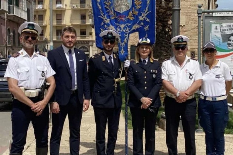 Sigrisi con una rappresentanza della Polizia Locale