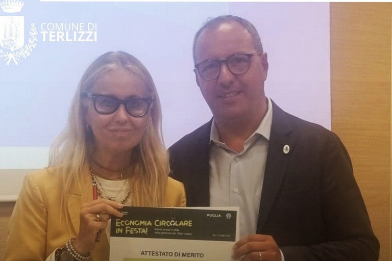 Minutillo ritira attestato in Regione Puglia