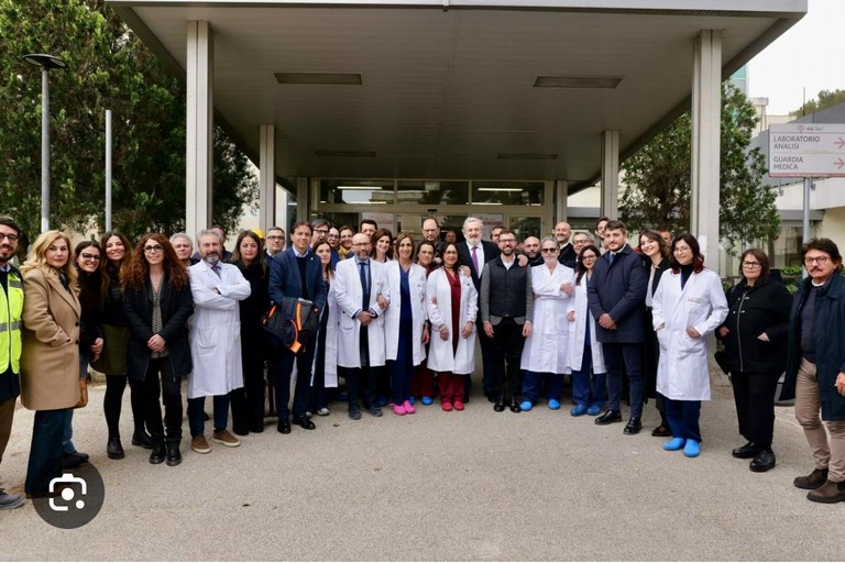 Il personale con De Chirico ed Emiliano