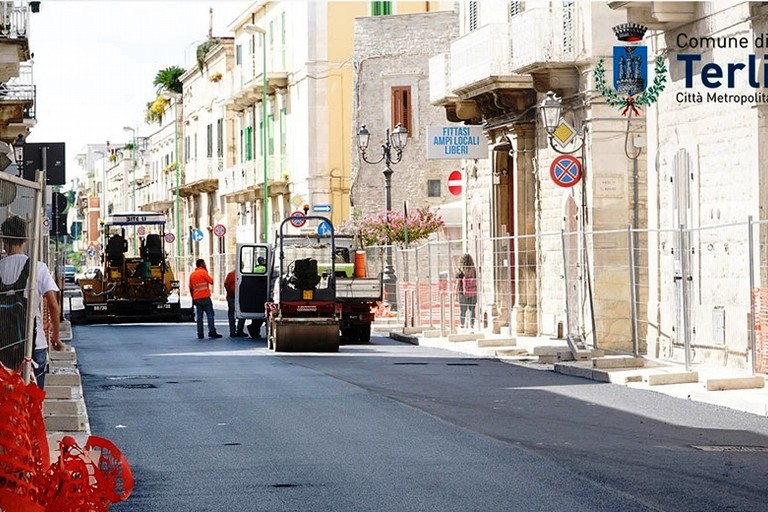 I lavori in via Bovio. <span>Foto Comune di Terlizzi</span>