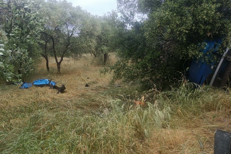 Auto fuori strada sp 231. <span>Foto Francesco Pittò</span>