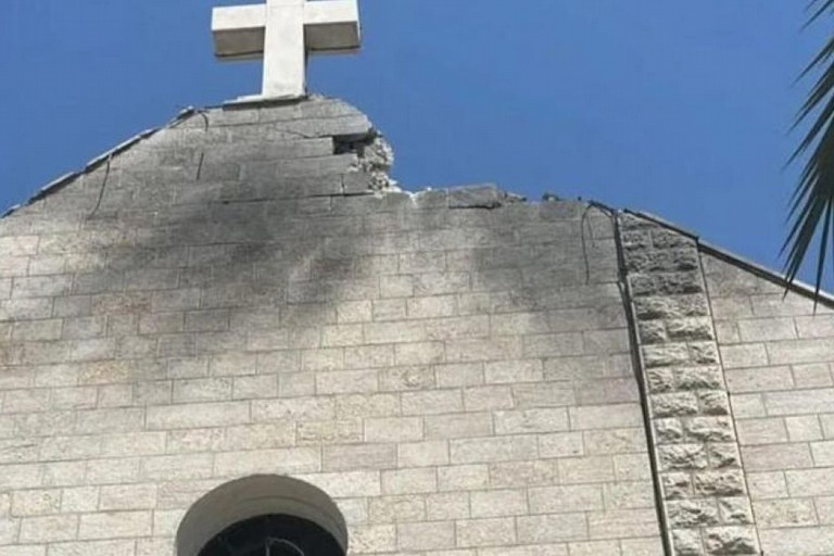 Chiesa Sacra Famiglia Gaza colpita