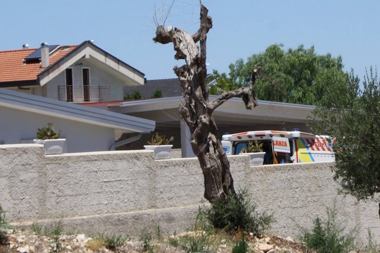 ambulanza in piscina