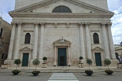 Nuove fioriere davanti alla Cattedrale di Terlizzi: la soddisfazione della maggioranza