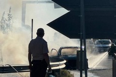 Auto in fiamme all'altezza di Sovereto: intervengono i Vigili del Fuoco