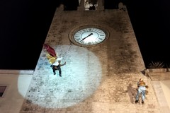 San Nicola ed Adeodato si calano dalla Torre Normanna - FOTO