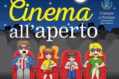 Il parco comunale si trasforma in un cinema all'aperto per ragazzi
