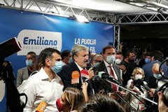 Emiliano fa già festa: «Straordinaria prova di democrazia». E si complimenta con Fitto