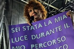 Il video del cartellone della fan di Terlizzi sulla pagina ufficiale di Fiorella Mannoia