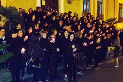 Docenti a lutto nelle scuole, questa sera il flash-mob in Largo La Ginestra