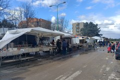 Pochi avventori al mercato settimanale di Terlizzi in zona rossa (FOTO)