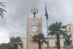 Procede l'allestimento delle luminarie della Festa Maggiore