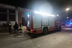 Incendio nell'ex Istituto Professionale di viale dei Garofani