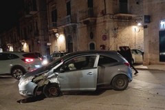 Impatto tra due auto tra corso Garibaldi e via Bovio