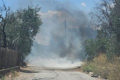 Incendio in Contrada Piscina La Corte: rifiuti a fuoco