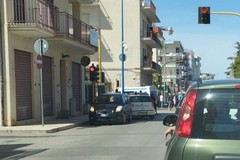 Incidente stradale all'incrocio tra via Diaz e viale Italia