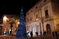 Accese le prime luminarie natalizie in centro a Terlizzi