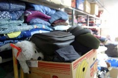 Donare abiti per i migranti del centro di accoglienza di viale Pacecco