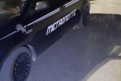 Tentano di rubare merce da un tir in sosta, ladri messi in fuga