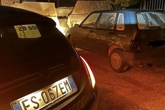 Auto rubata come ariete contro il bar. Spaccata alla Tamoil, ladri in fuga