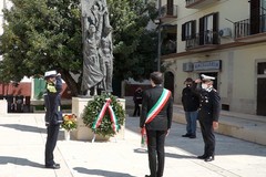Festa della Liberazione, il sindaco Gemmato depone una corona in Largo La Ginestra (FOTO)