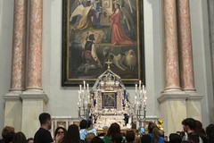 Emozioni e folklore per “la Madonna in mezzo alla chiesa” (FOTO)