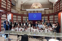 I bambini di Terlizzi e di Andria cantano la pace nella prestigiosa biblioteca della Camera dei Deputati