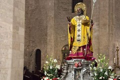 Le composizioni floreali di Terlizzi all’interno della Basilica di San Nicola di Bari