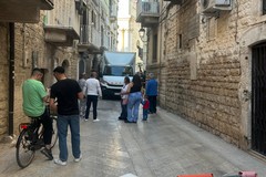 Terlizzi, camion urta balcone in via Paolo Rutigliano: paura nel centro storico