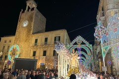 “Ascensio in rosis”, la Madonna del Rosario in processione sul Carro Floreale